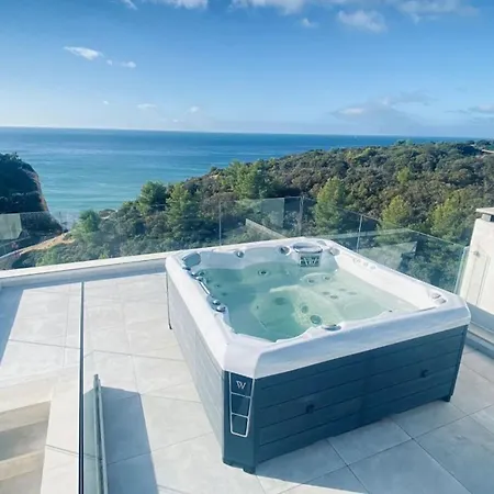 Villa Centeanes - Luxury