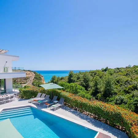 Villa Centeanes - Luxury *