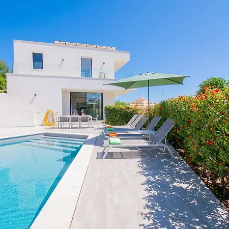 Villa Centeanes - Luxury *
