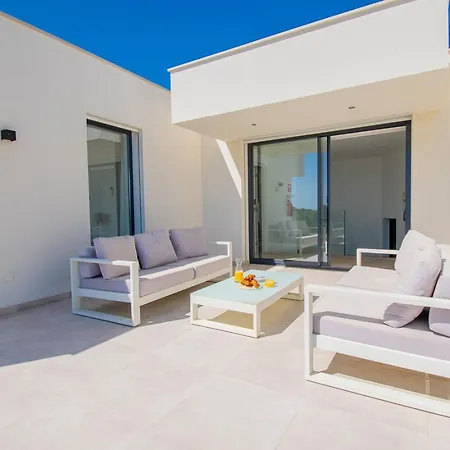 Villa Centeanes - Luxury