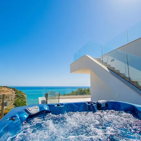 Villa Centeanes - Luxury *